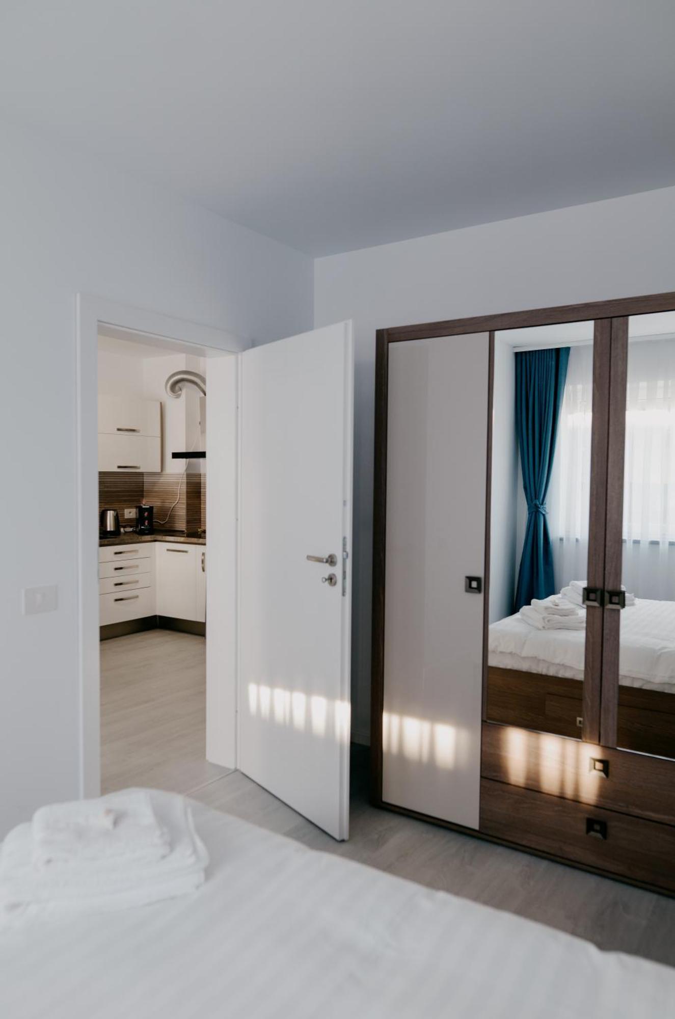 Royal Blue Property Oradea Zewnętrze zdjęcie