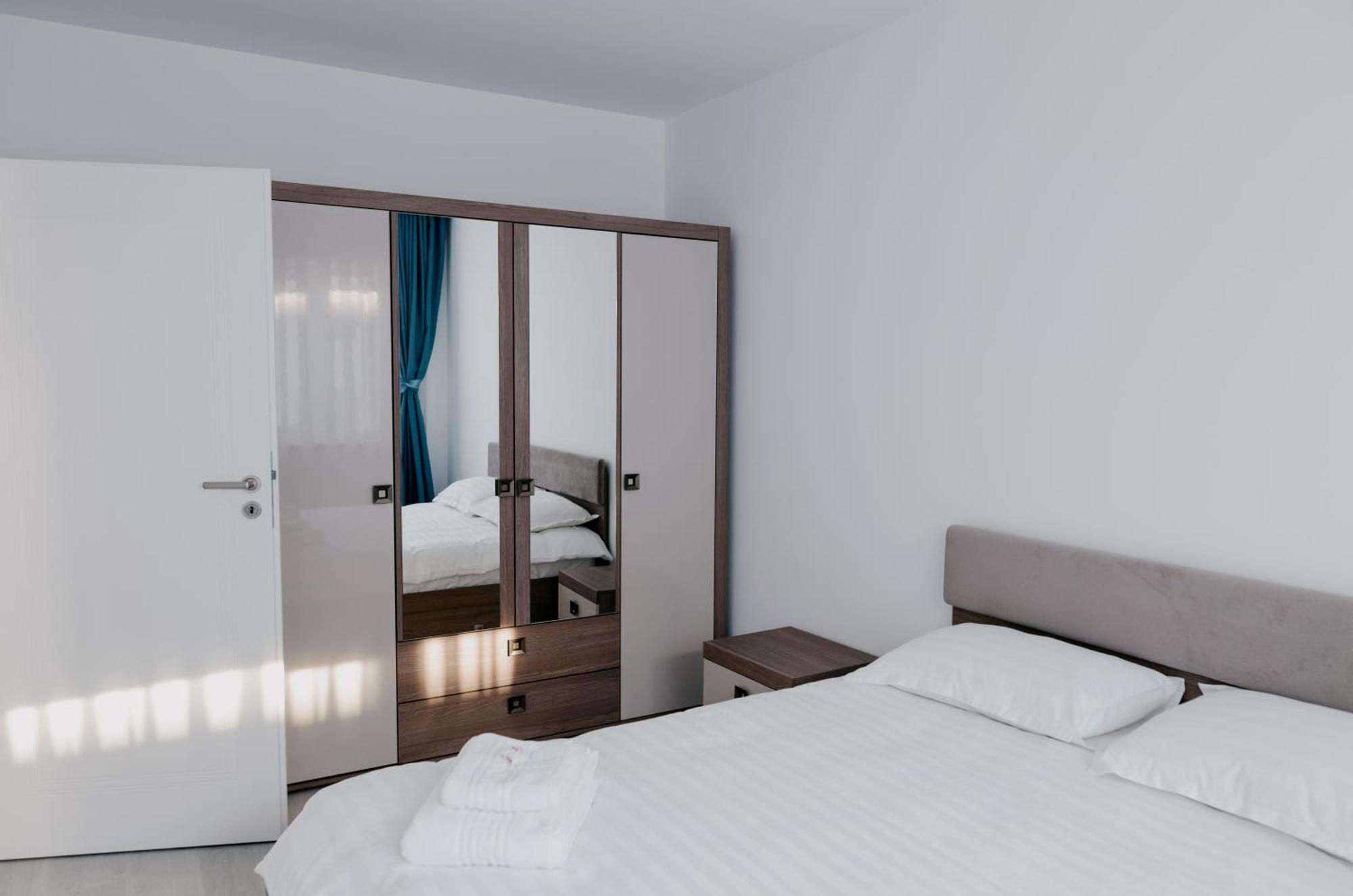 Royal Blue Property Oradea Zewnętrze zdjęcie