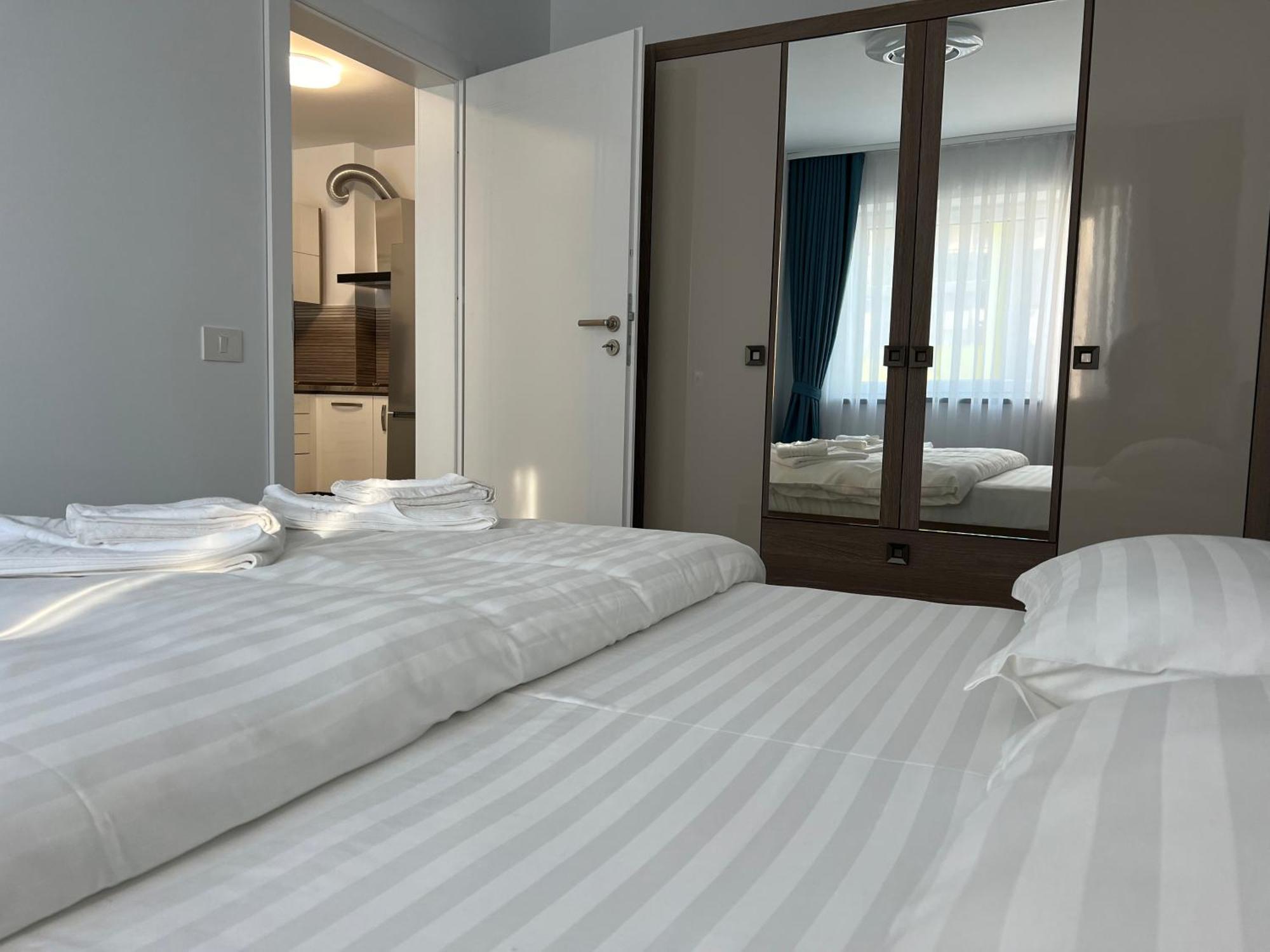 Royal Blue Property Oradea Zewnętrze zdjęcie